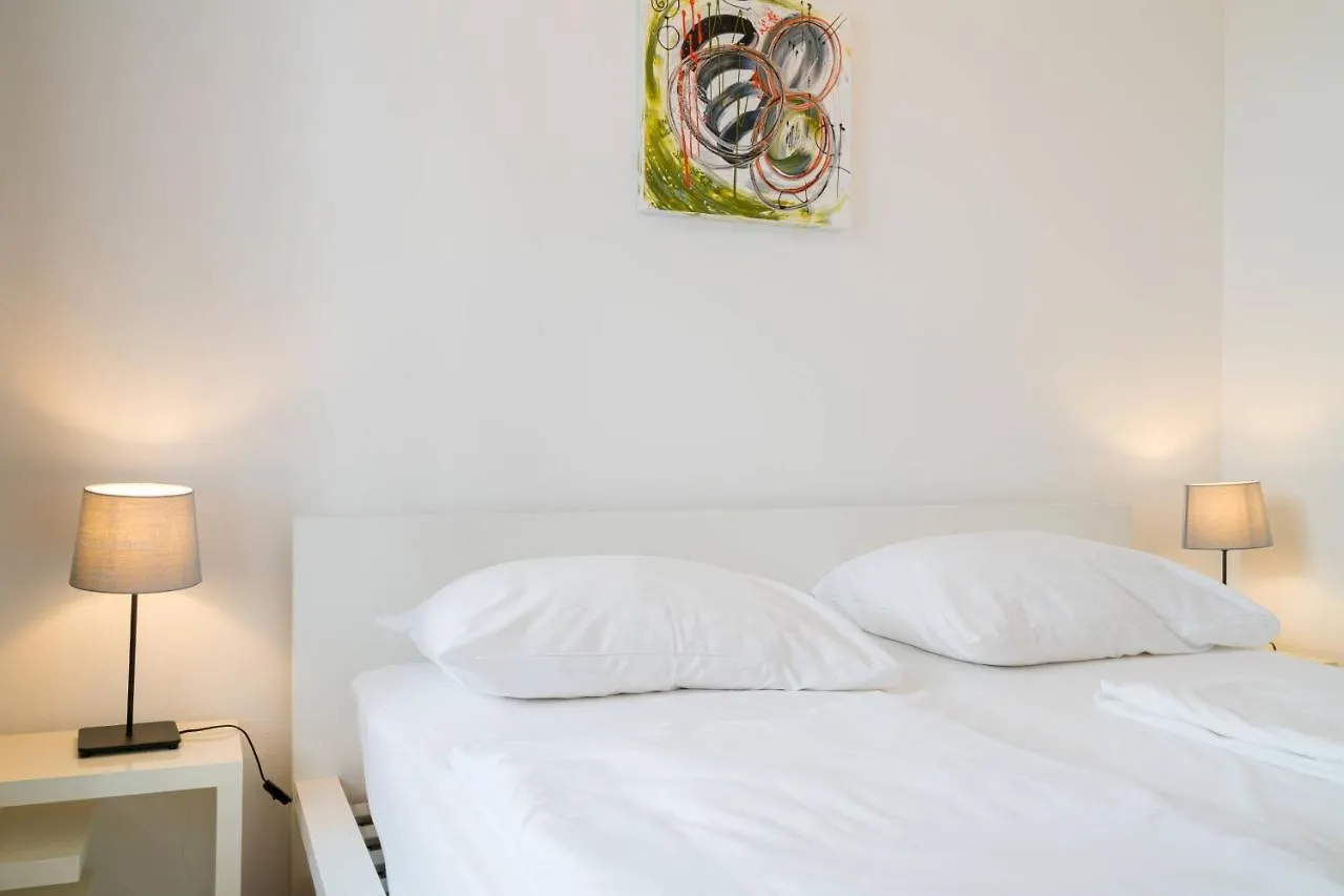Vienna Residence, Volkstheater - Parliament Apartment