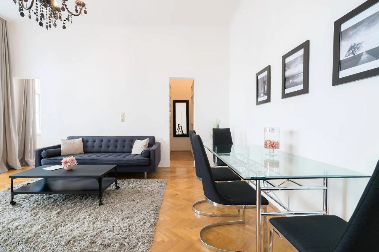 Vienna Residence, Volkstheater - Parliament 0*,