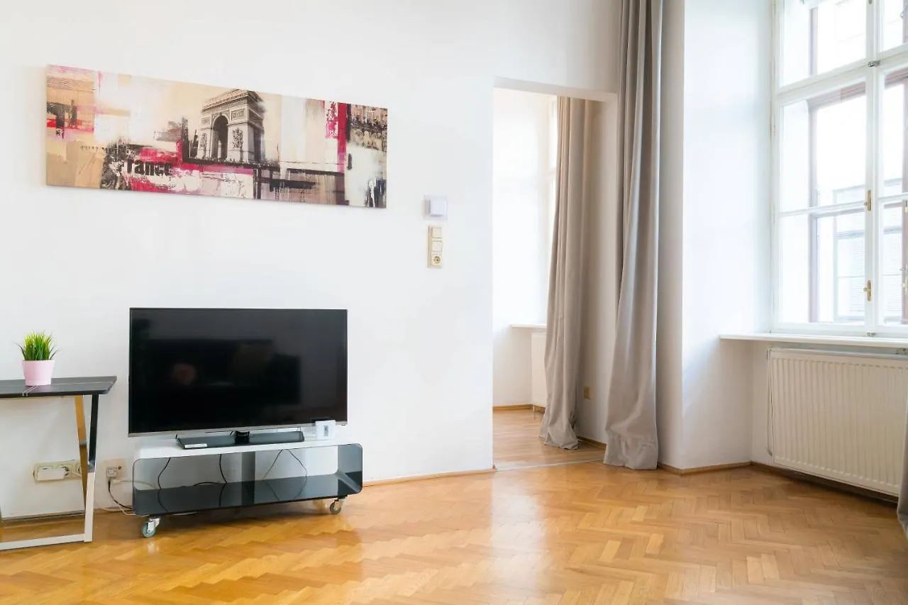Vienna Residence, Volkstheater - Parliament Apartment