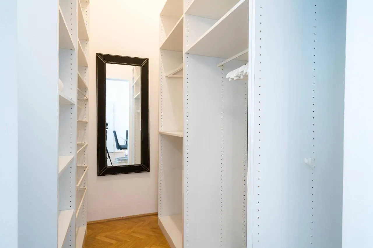 Apartment Vienna Residence, Volkstheater - Parliament